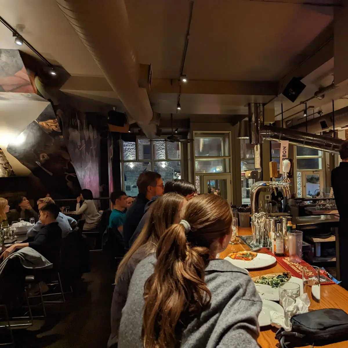 Vibe, Wooden Heads Gourmet Pizza