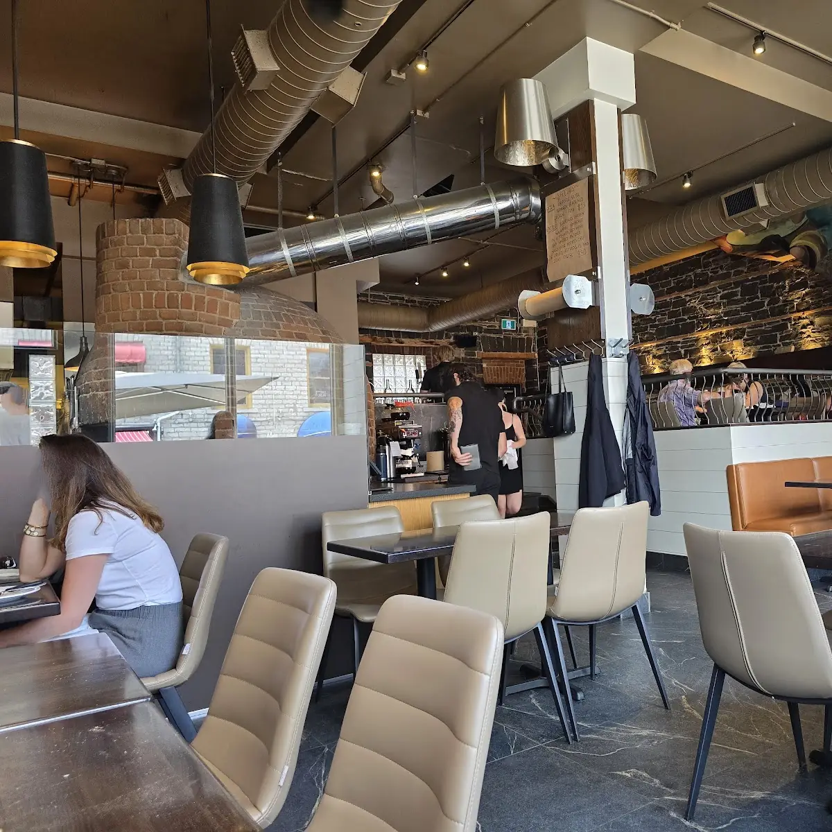 Vibe, Wooden Heads Gourmet Pizza