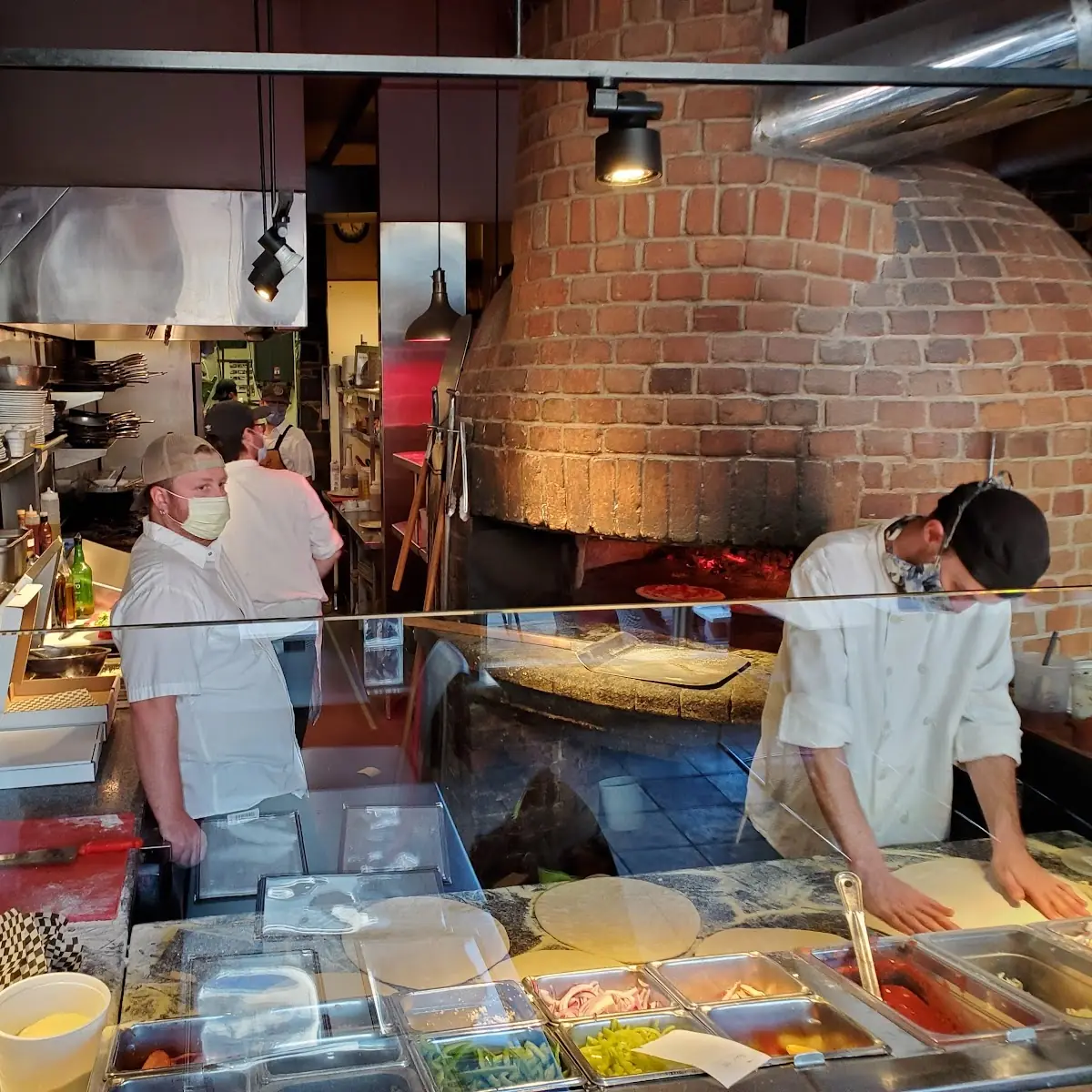 Vibe, Wooden Heads Gourmet Pizza