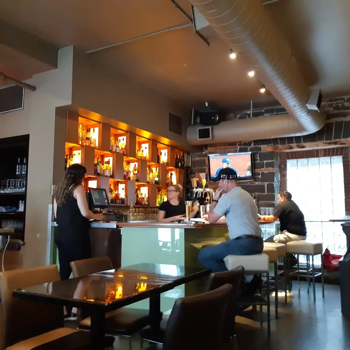 Vibe, Wooden Heads Gourmet Pizza