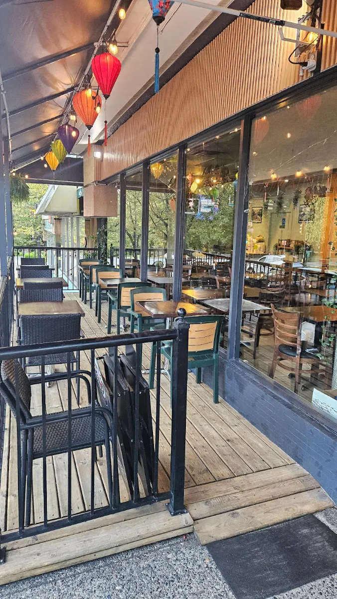 Vibe, Phonatic Social Restaurant