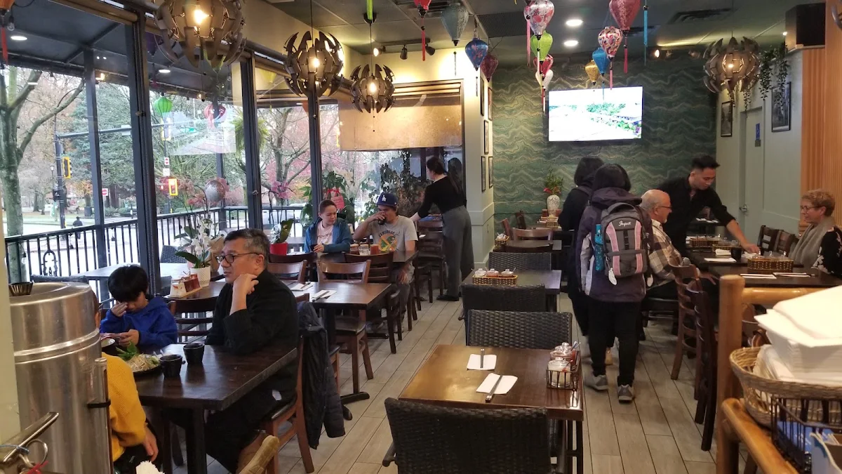 Vibe, Phonatic Social Restaurant