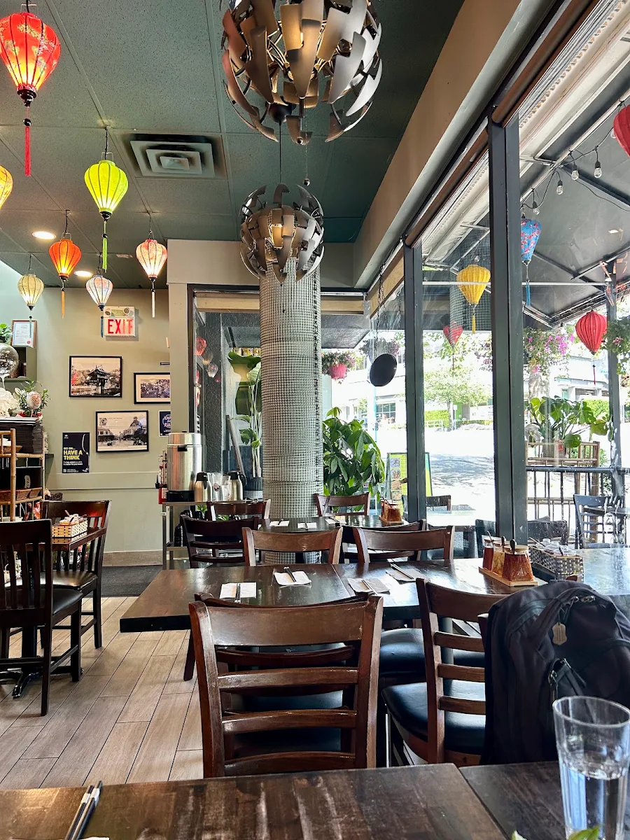 Vibe, Phonatic Social Restaurant