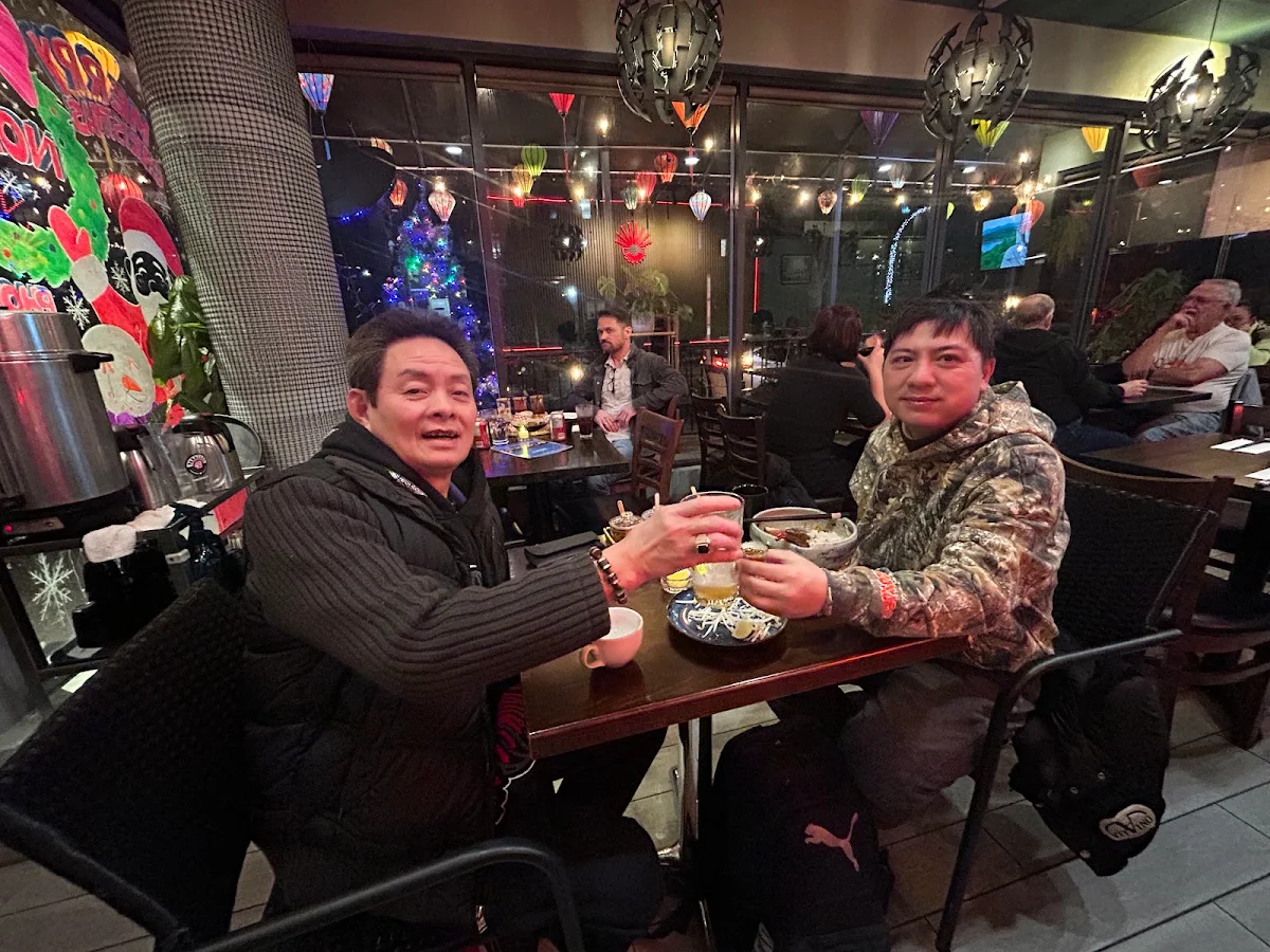 Vibe, Phonatic Social Restaurant