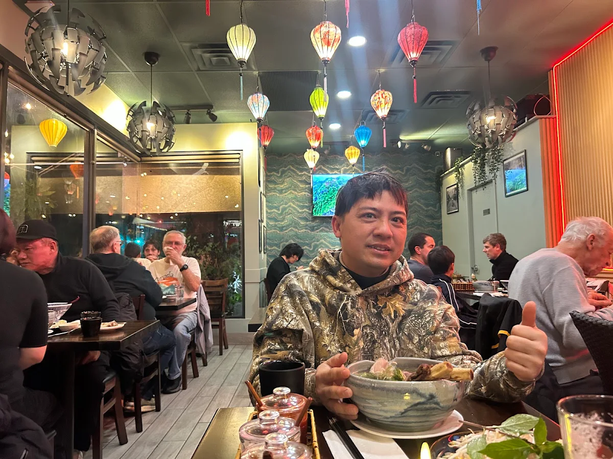 Vibe, Phonatic Social Restaurant