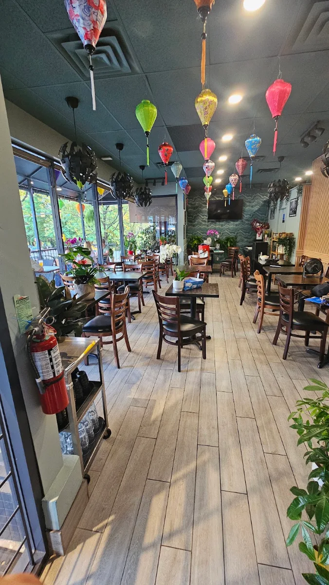 Vibe, Phonatic Social Restaurant