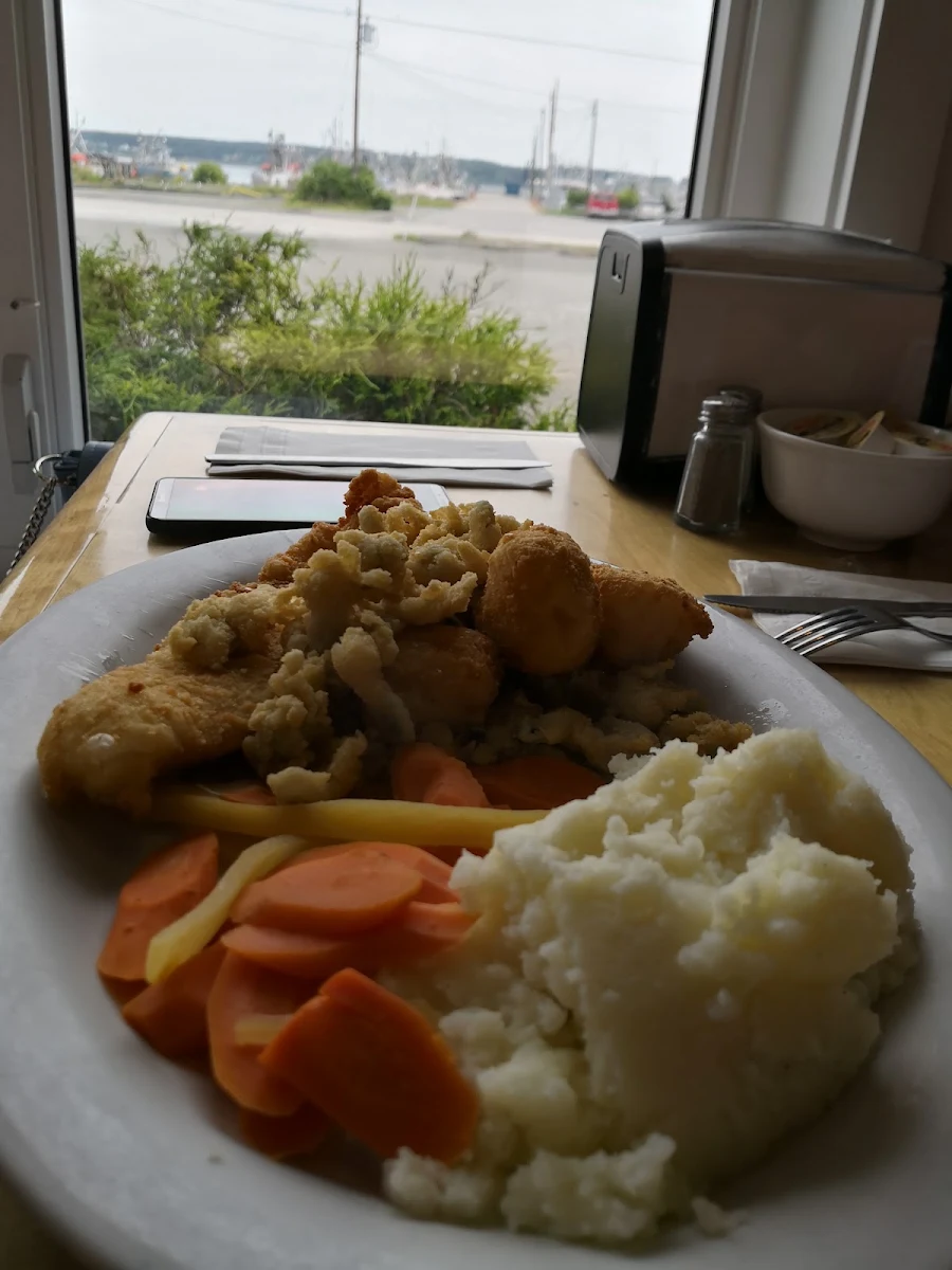 Food & drink, Dennis Point Café