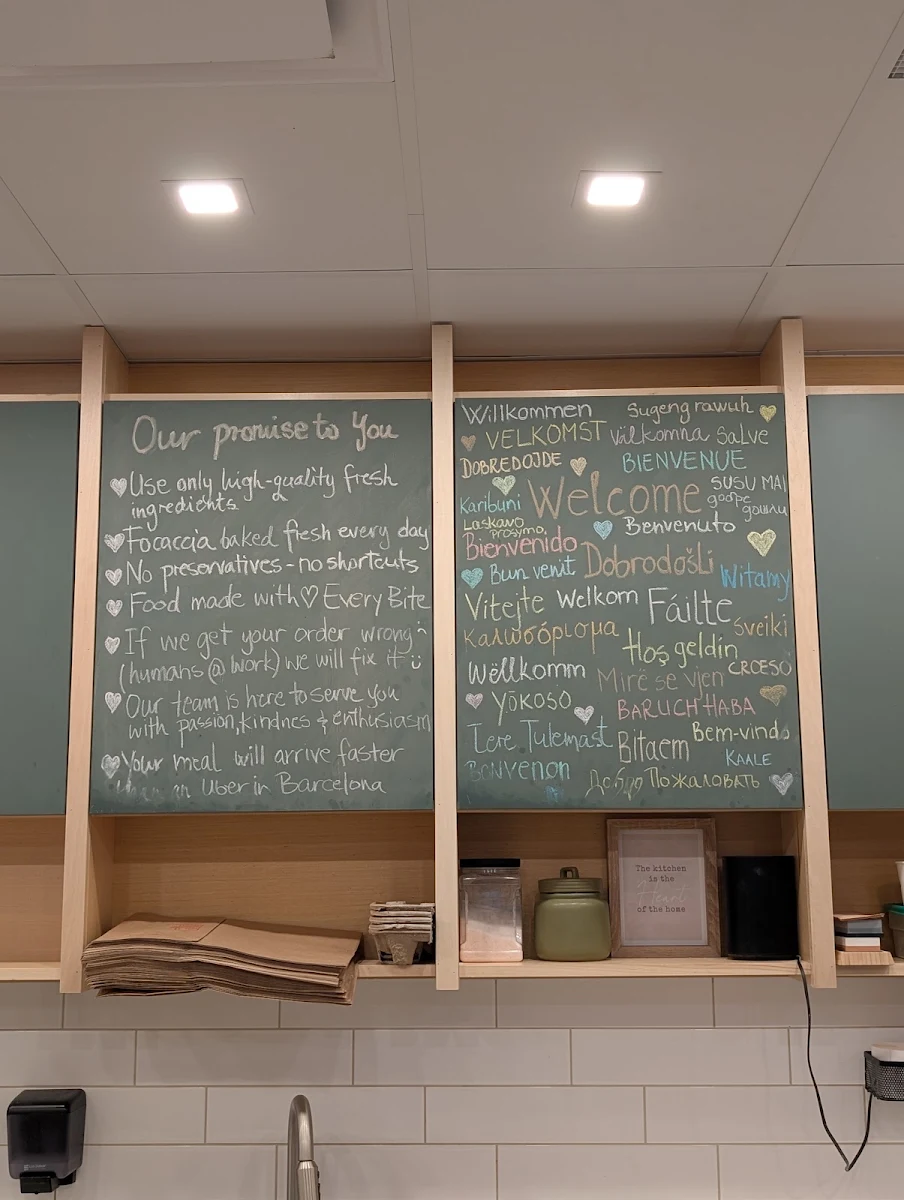 Menu, Pressato Sandwich Bar