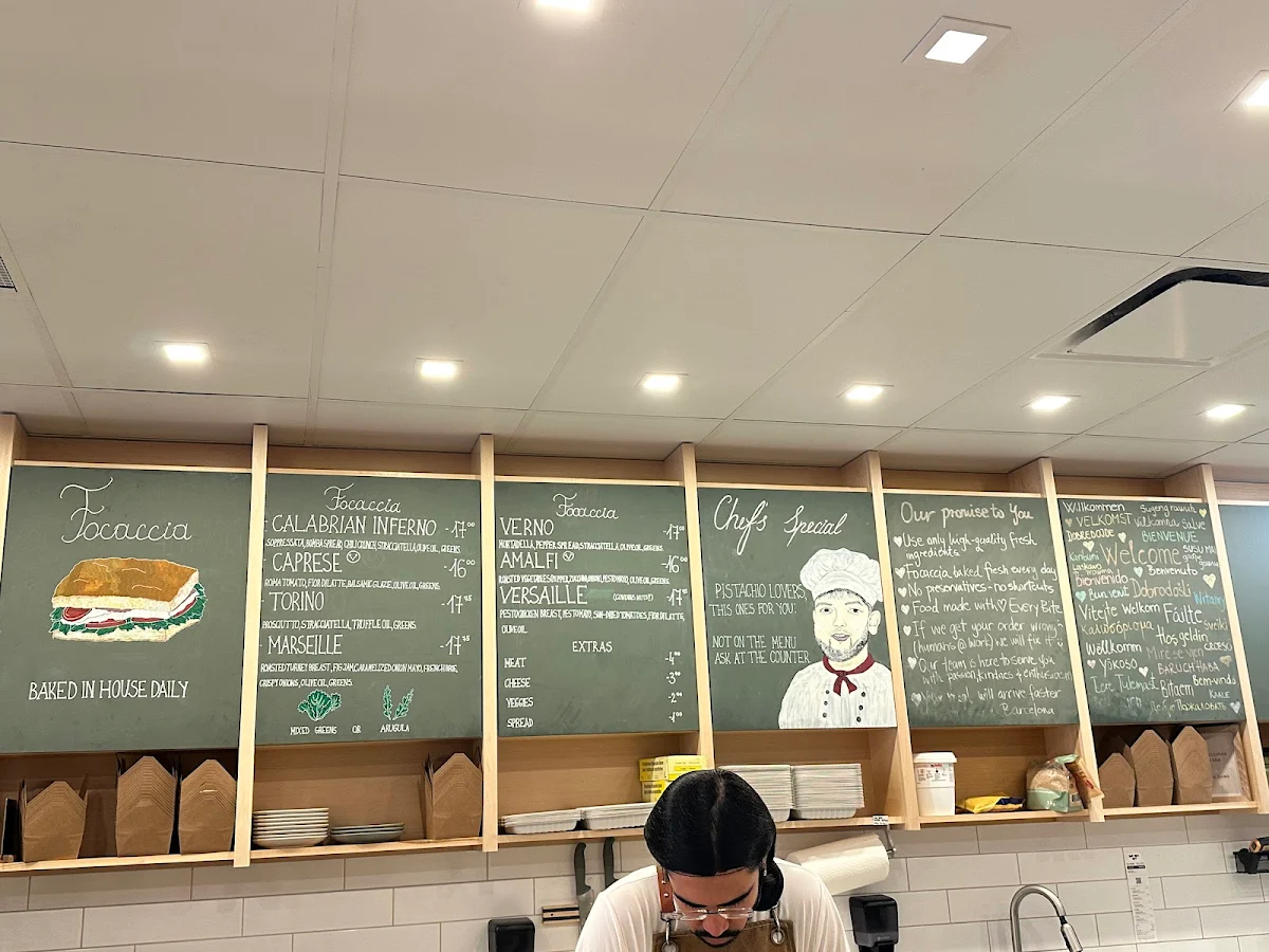 Menu, Pressato Sandwich Bar