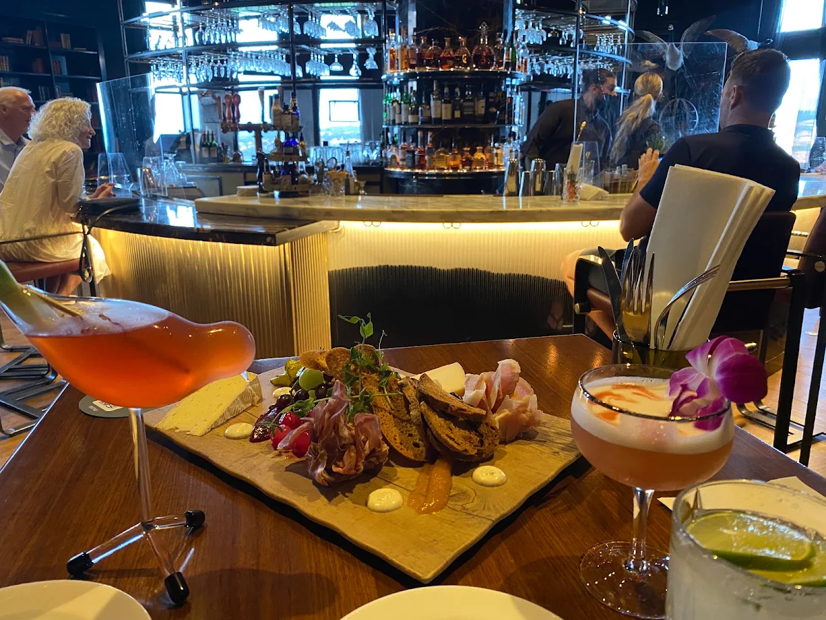 Food & drink, Bar 1608