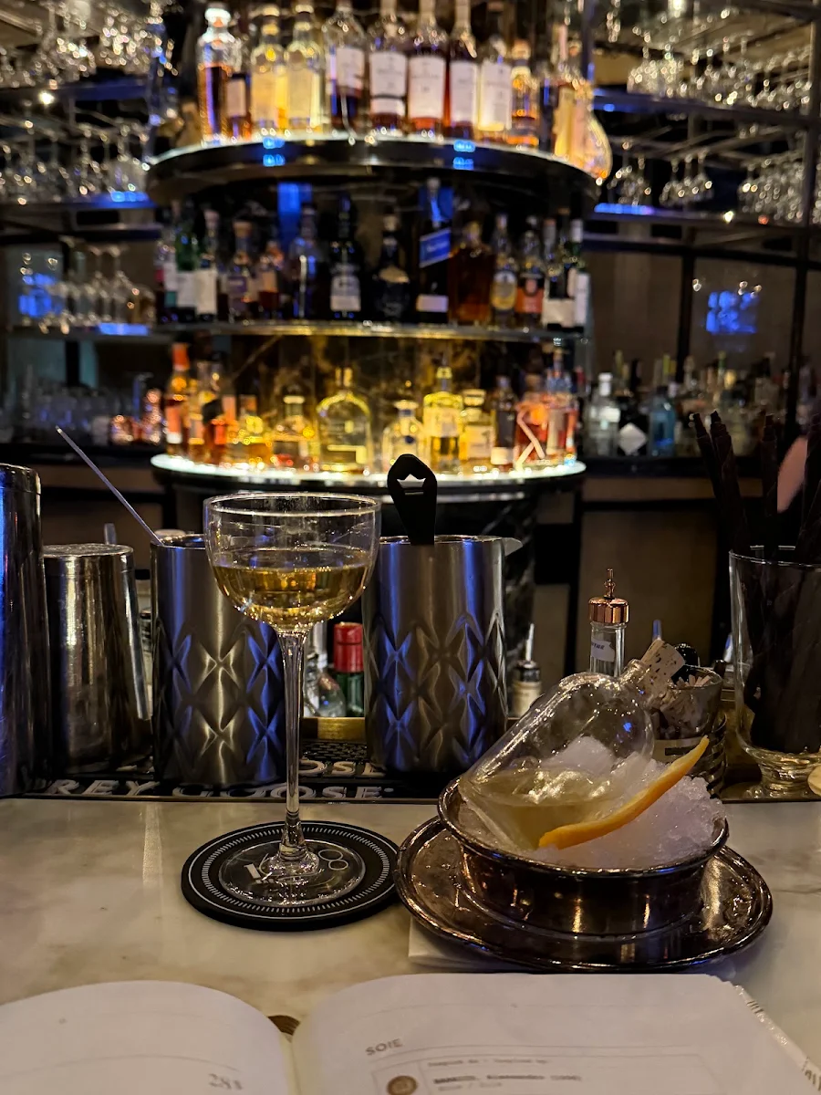 Food & drink, Bar 1608
