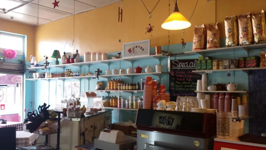 Vibe, Gas Cafe
