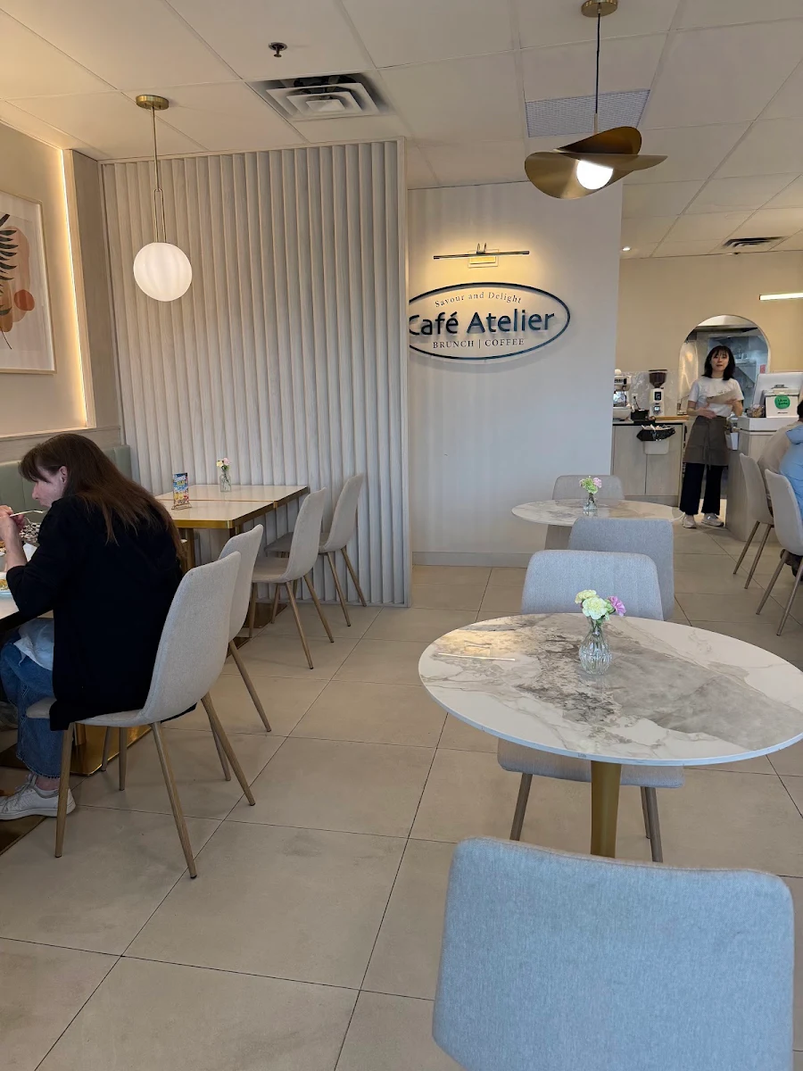 Vibe, Cafe Atelier