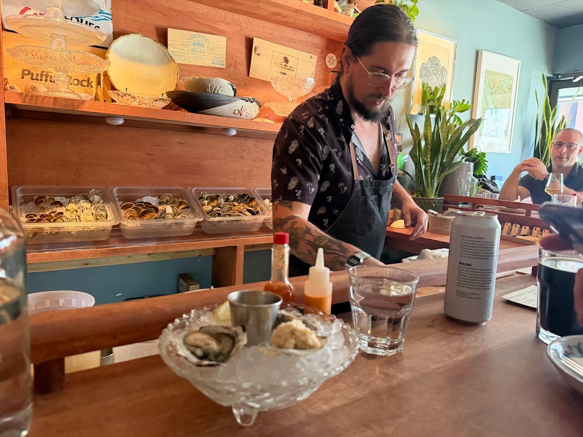 Vibe, Island Oysters Restaurant & Bar
