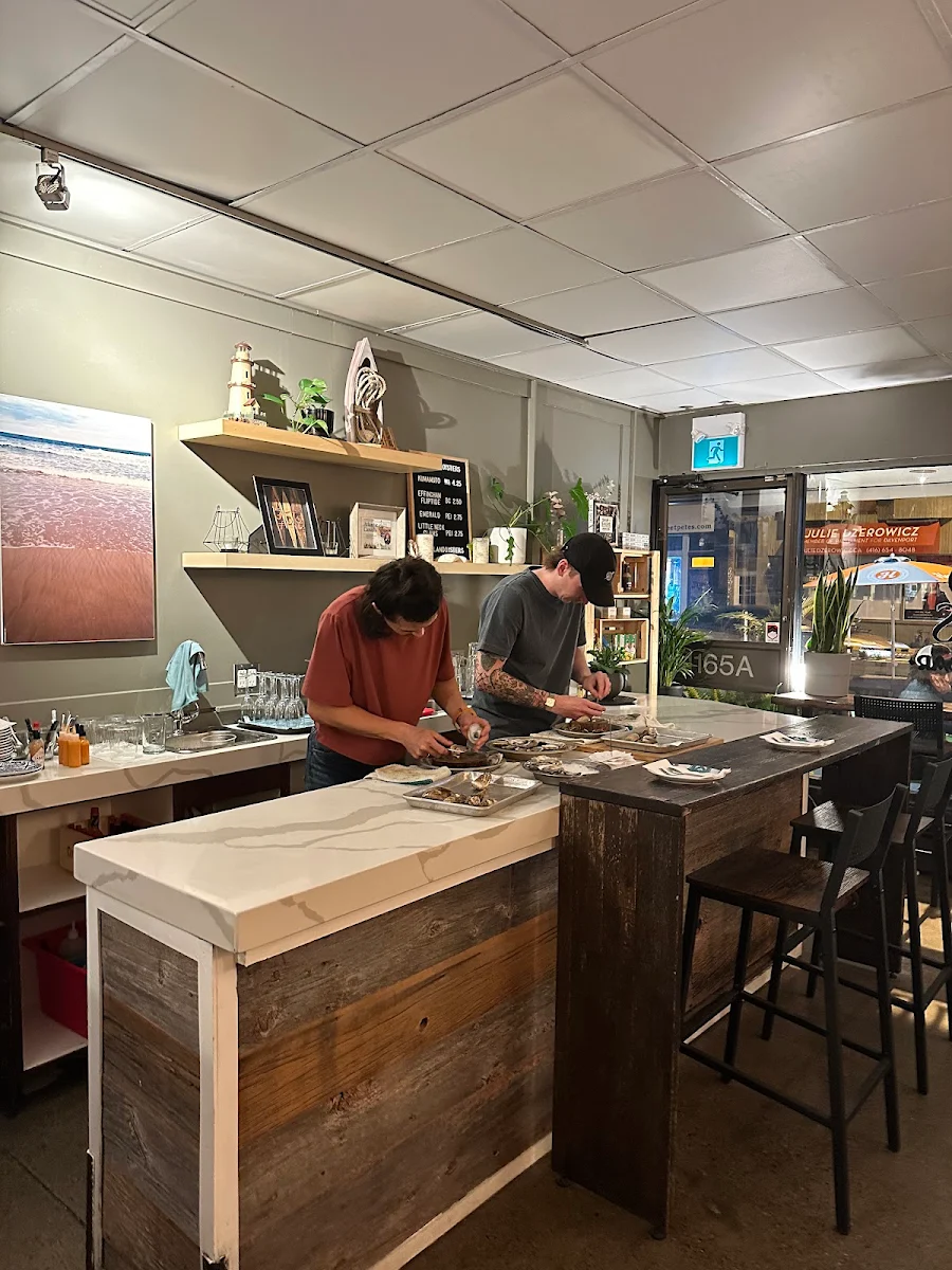 Vibe, Island Oysters Restaurant & Bar