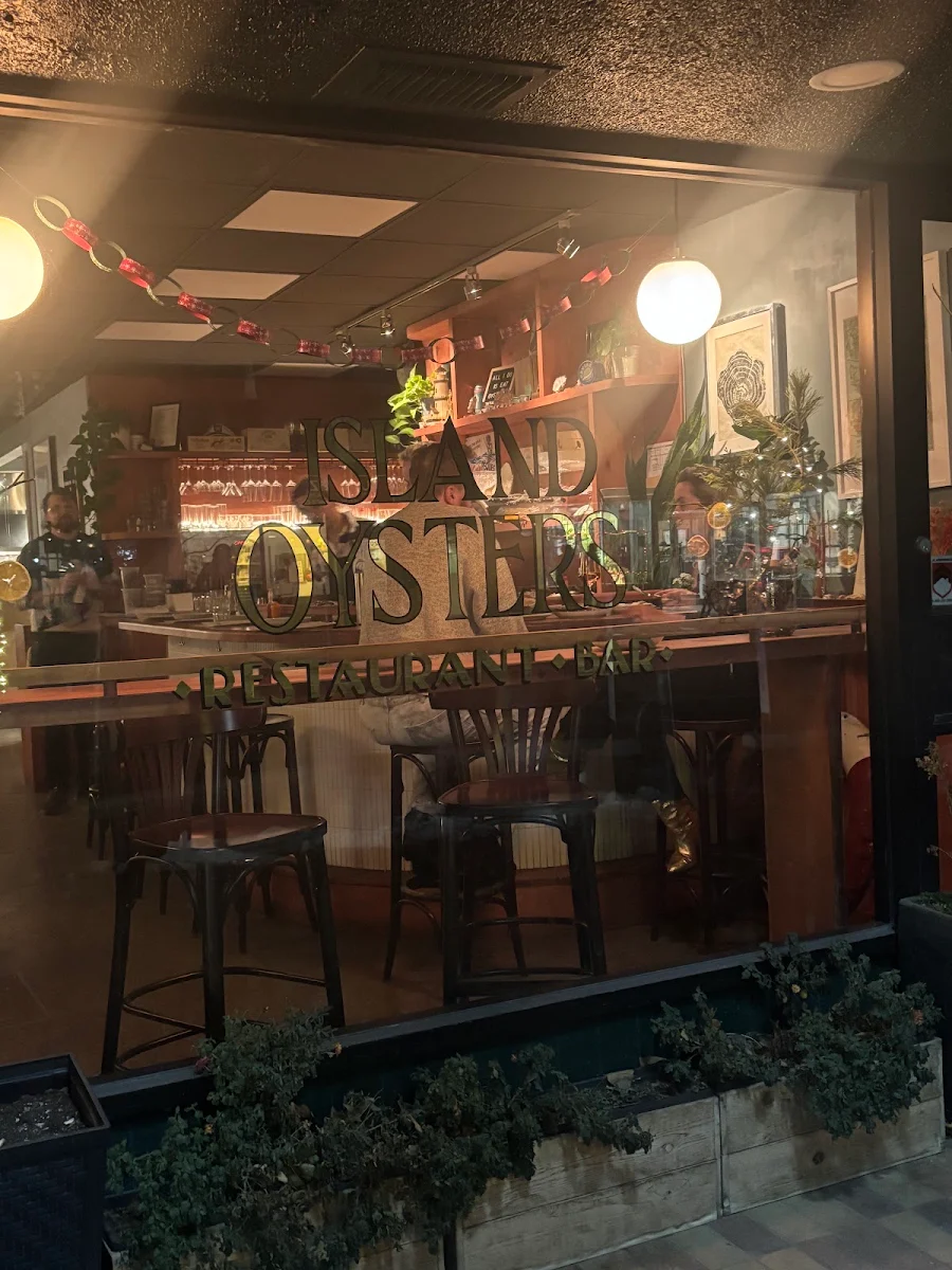 Vibe, Island Oysters Restaurant & Bar