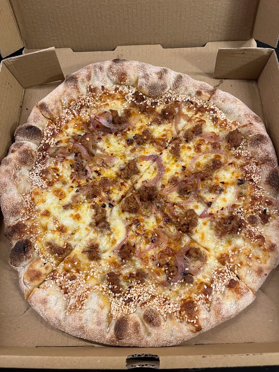 Food & drink, Revolver Pizza Co.