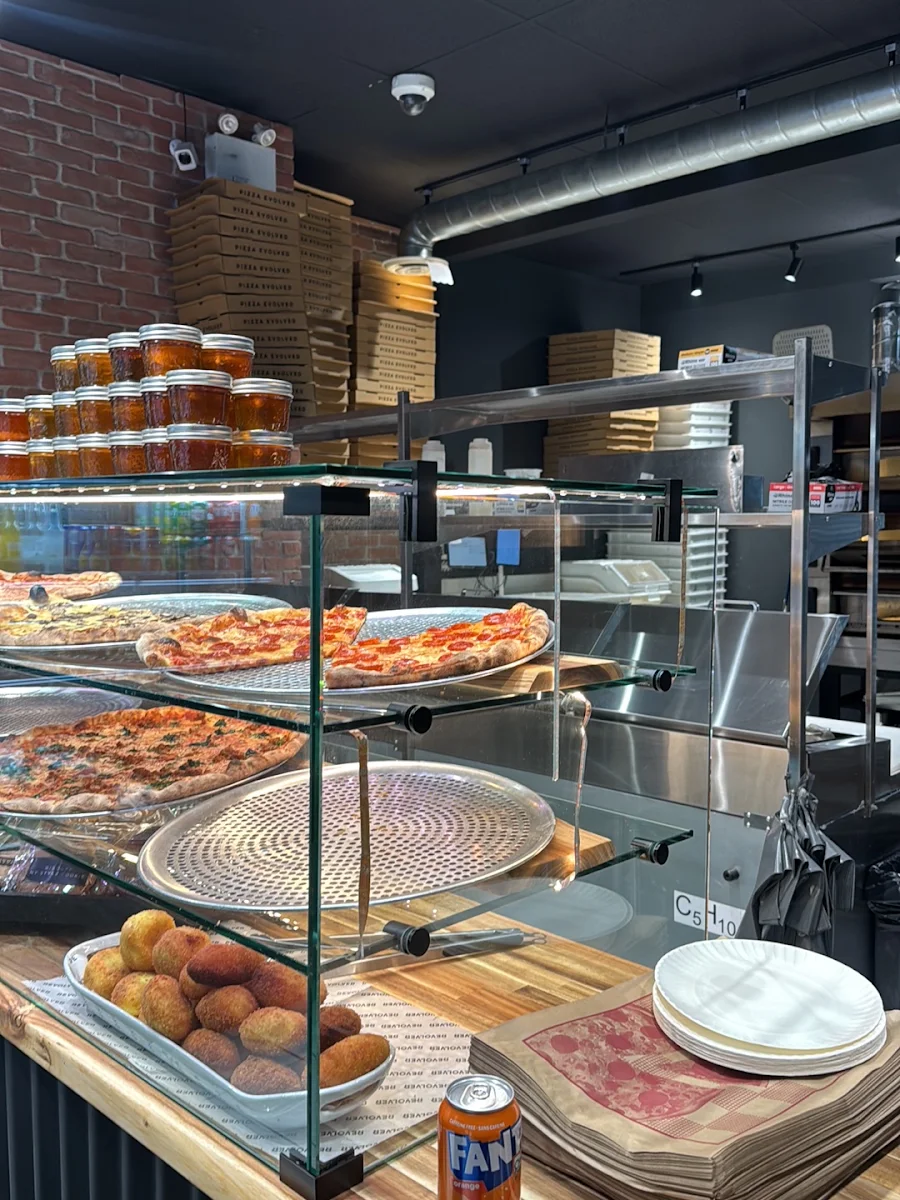 Vibe, Revolver Pizza Co.