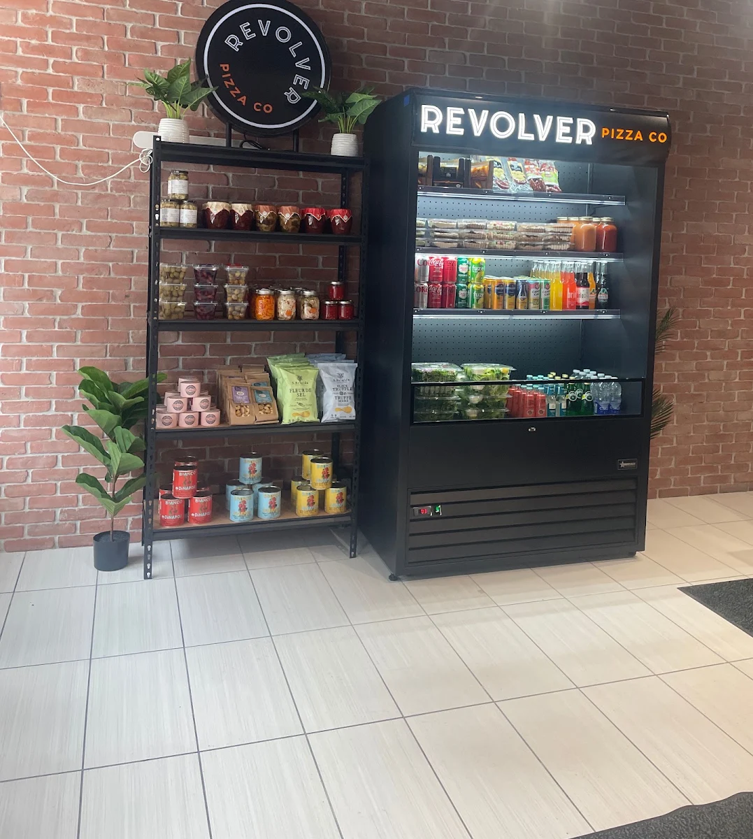 Vibe, Revolver Pizza Co.