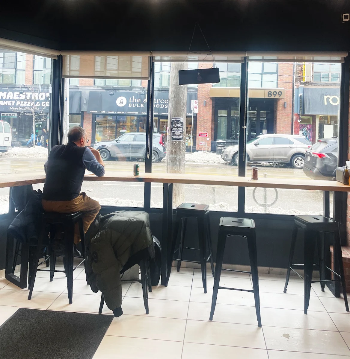 Vibe, Revolver Pizza Co.