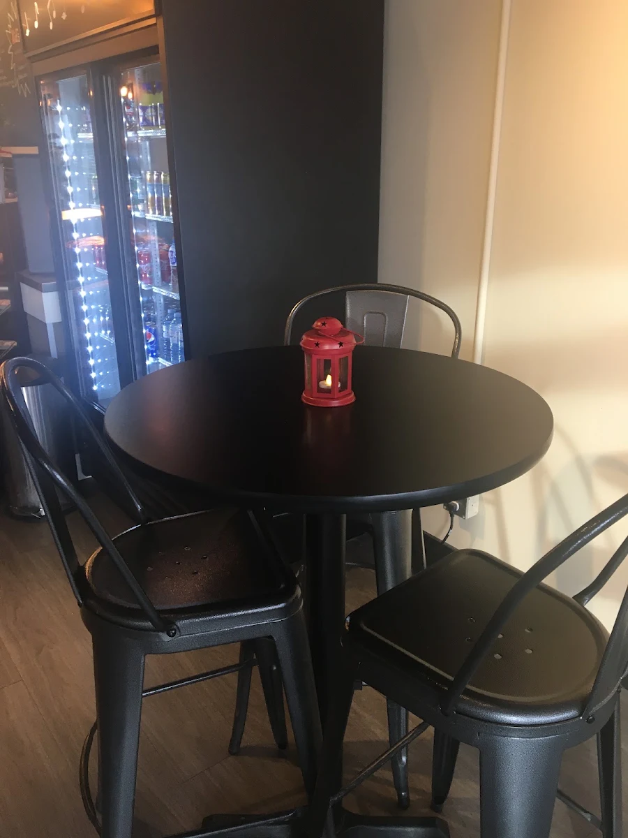 Vibe, Jef's Café