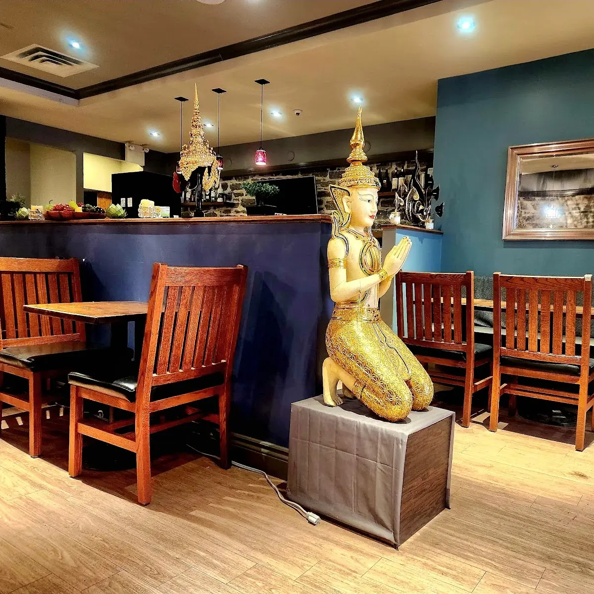 Vibe, Nakhon Thai Restaurant