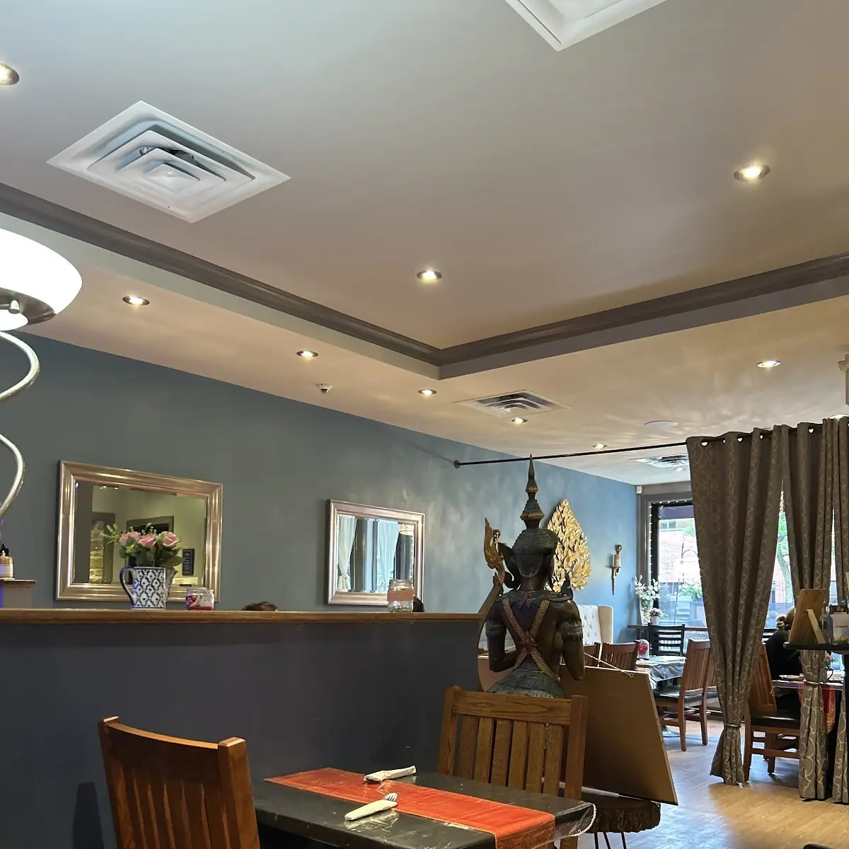 Vibe, Nakhon Thai Restaurant