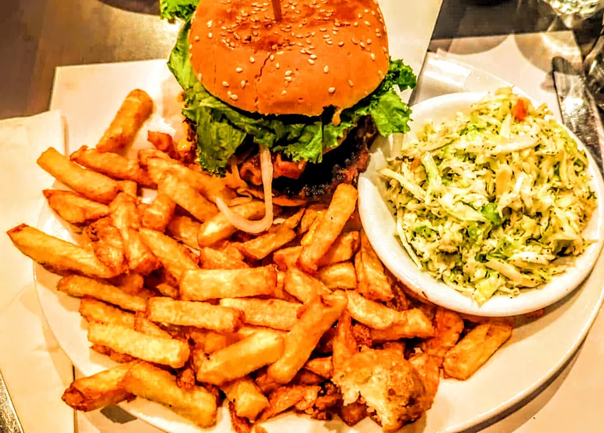 Food & drink, Restaurant à la rive