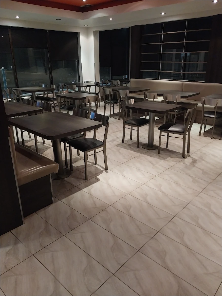 Vibe, Restaurant à la rive