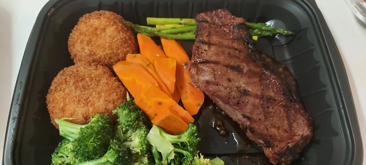 Food & drink, D.I. Restaurant & Lounge