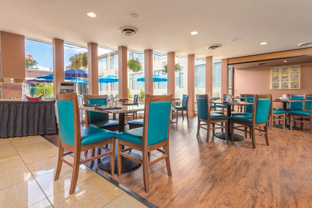 Vibe, D.I. Restaurant & Lounge