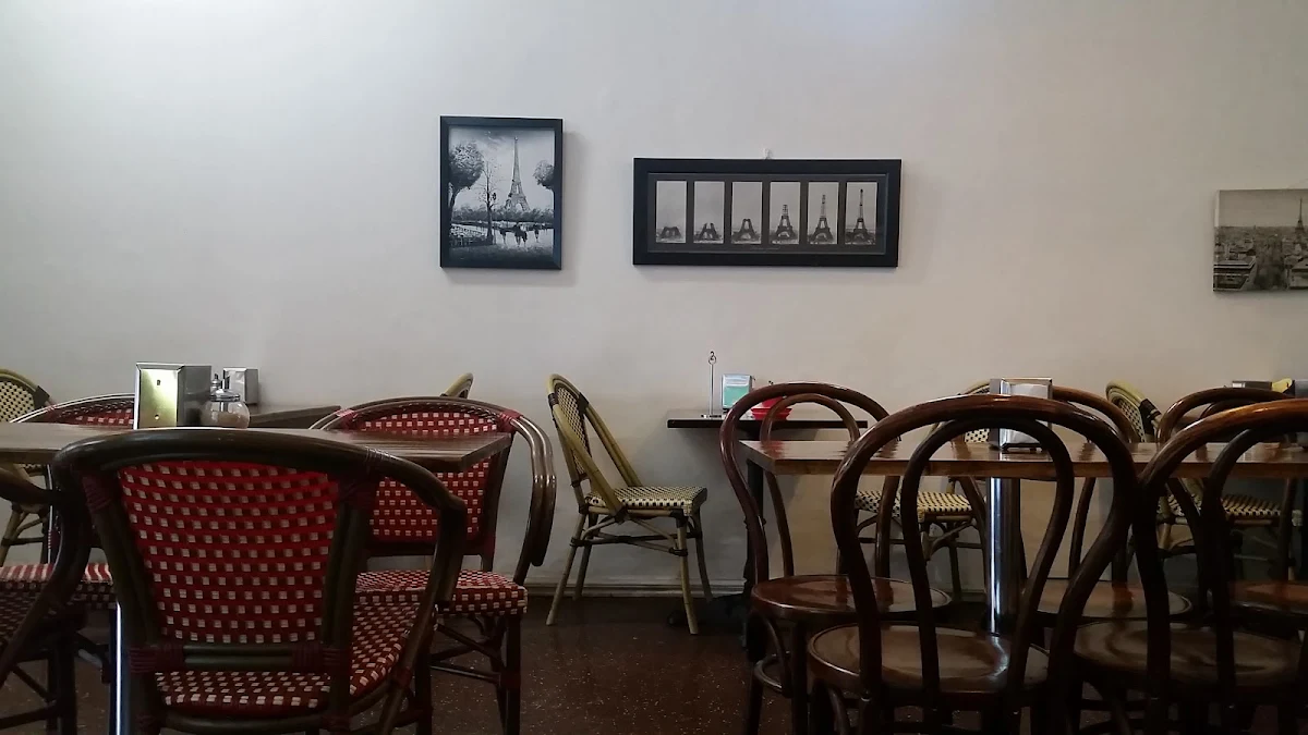 Vibe, A Treat of France (Carlton North)