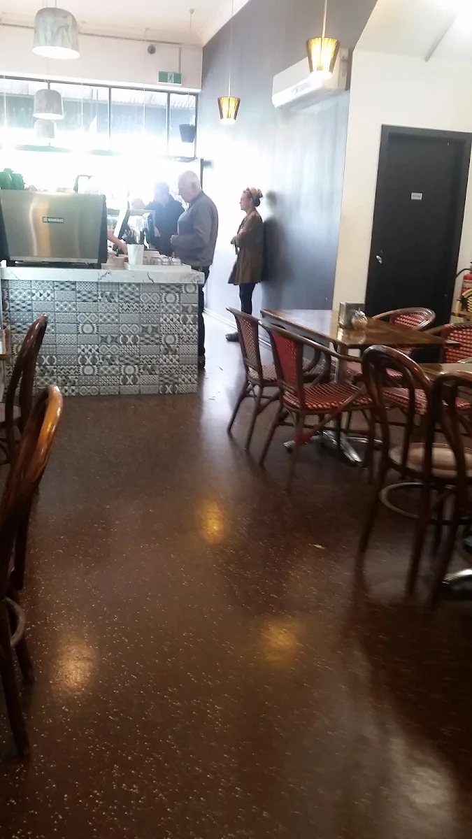 Vibe, A Treat of France (Carlton North)