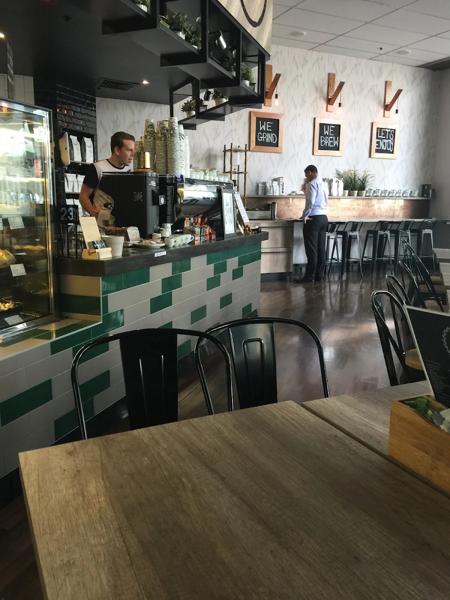 Vibe, Cafe Pronto