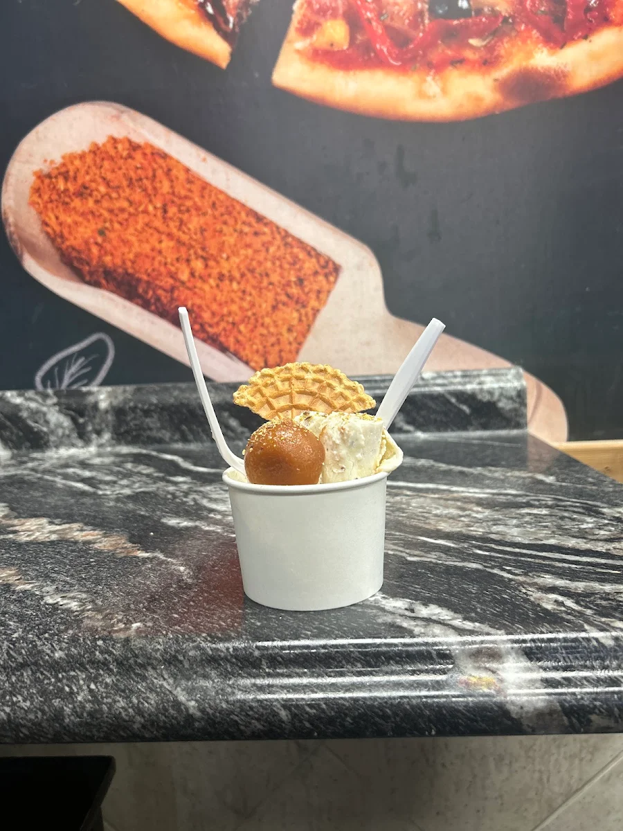 Food & drink, Roll N Chill Ice Cream & Shakes - Oxford St
