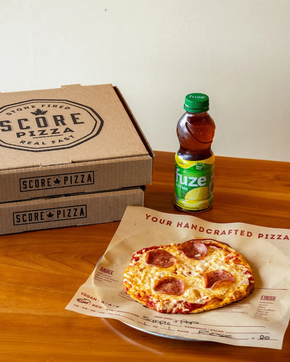 Food & drink, Score Pizza