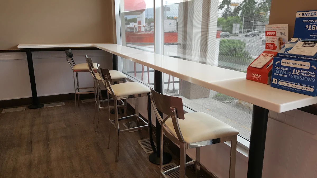 Vibe, Sal's Pizza