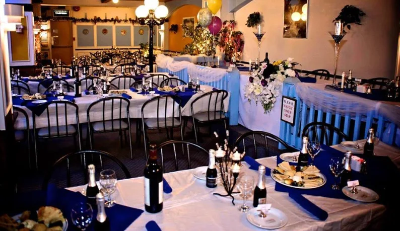 Vibe, Three Kretans Greek Restaurant