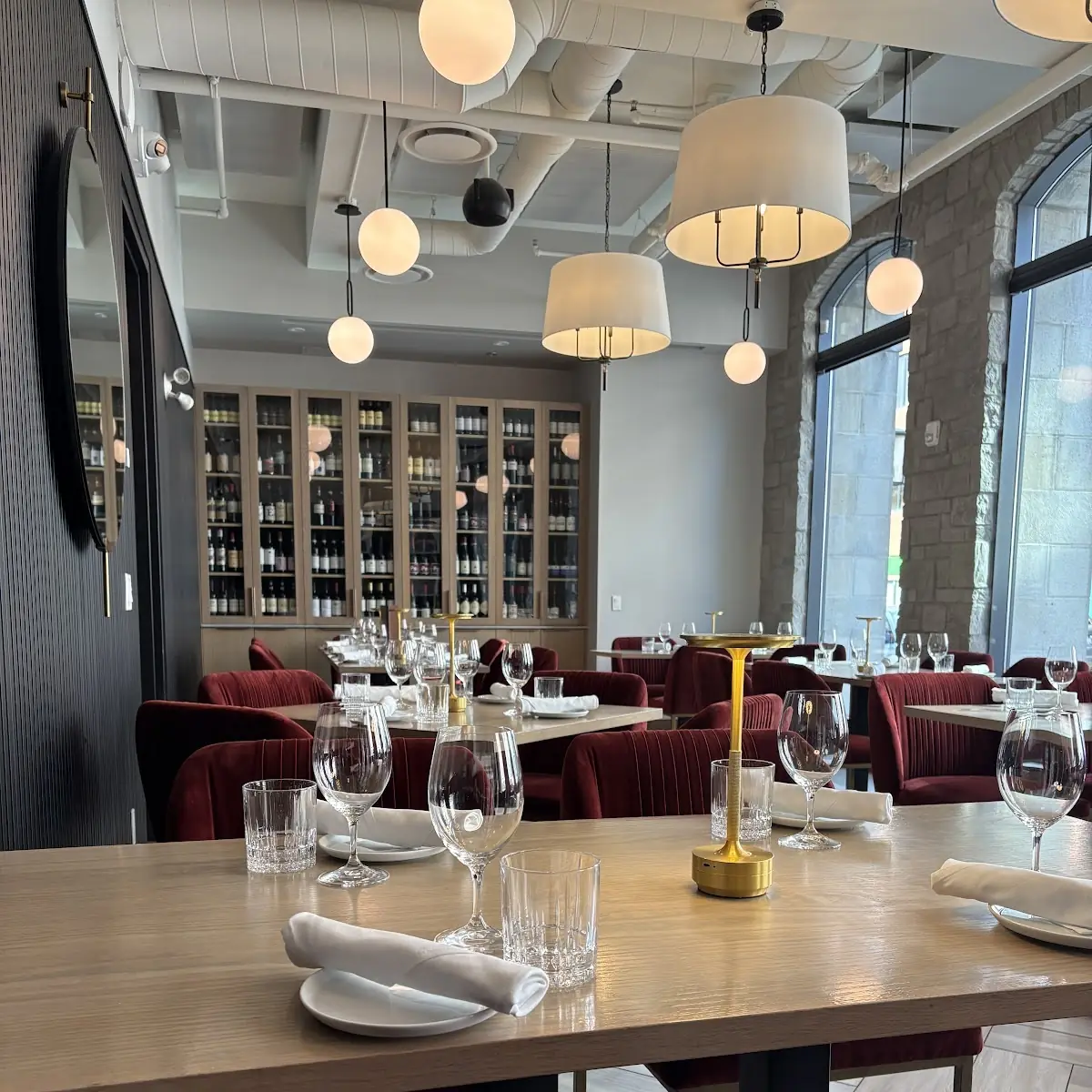 Vibe, HEIST Restaurant + Wine Club