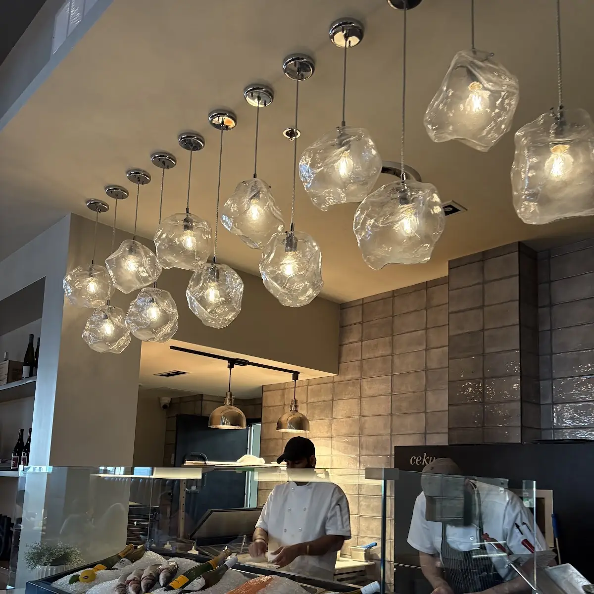 Vibe, HEIST Restaurant + Wine Club