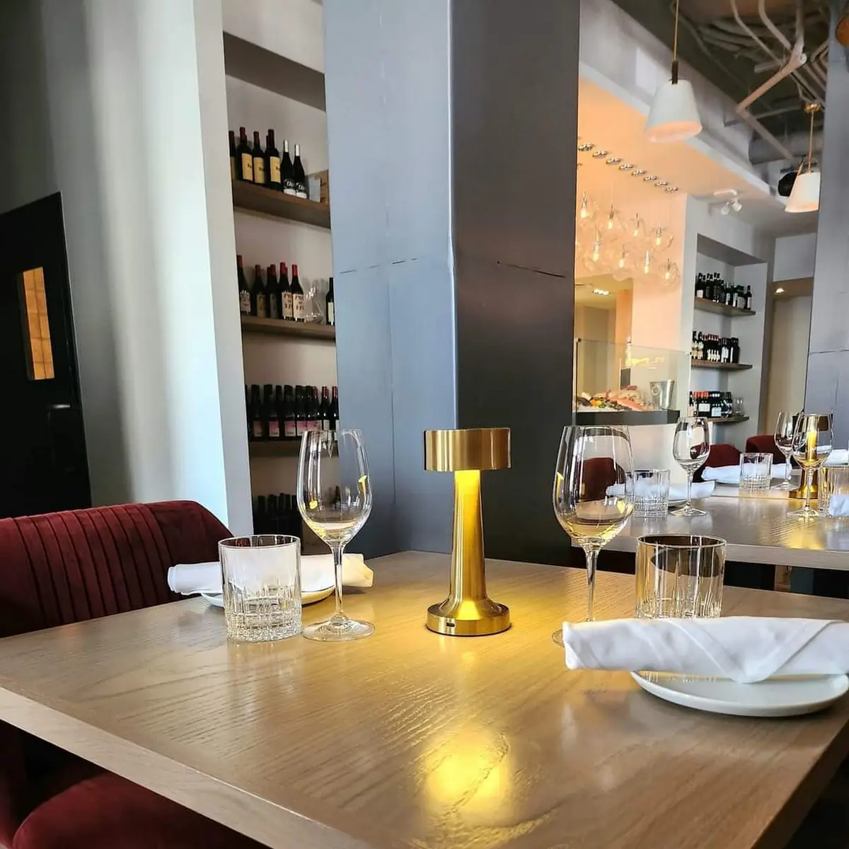 Vibe, HEIST Restaurant + Wine Club