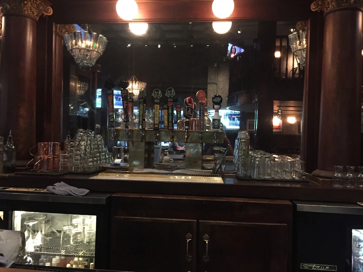 Vibe, Pub du Parvis