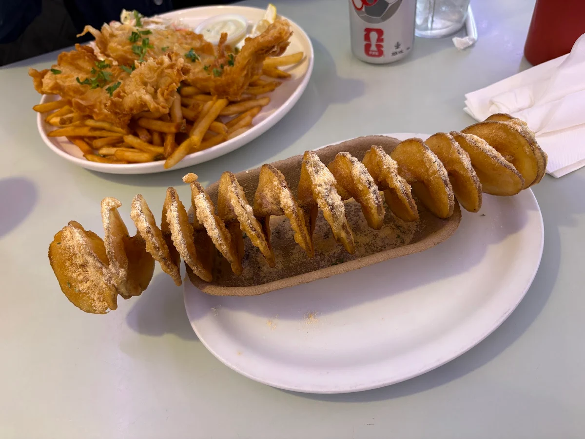 Food & drink, Lakeview Restaurant