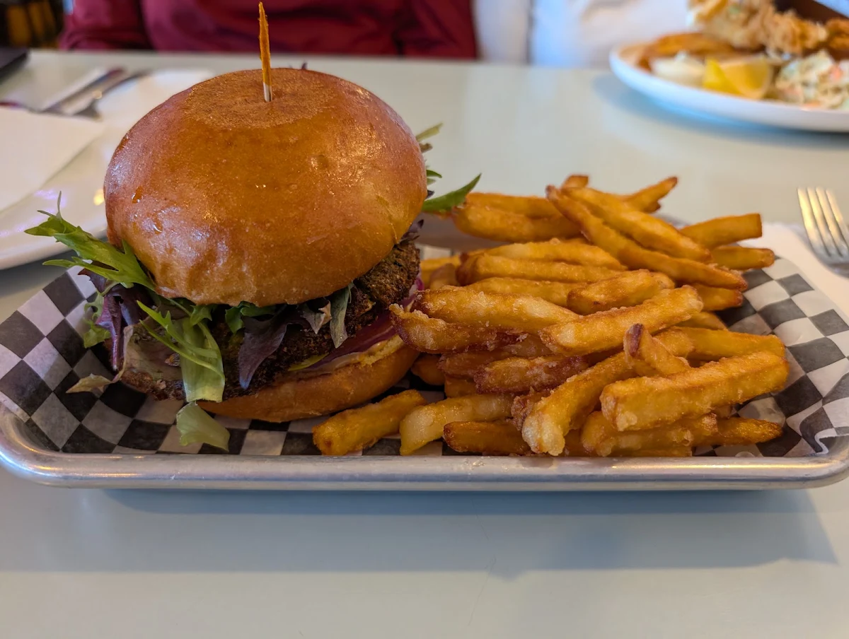 Food & drink, Lakeview Restaurant