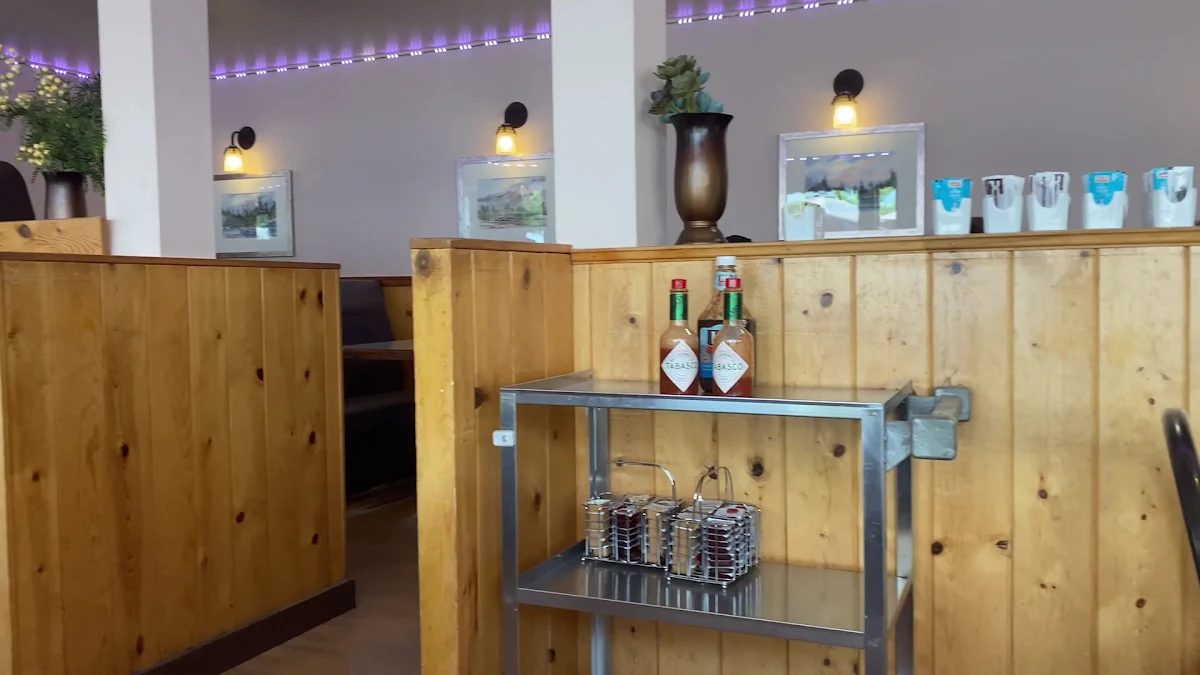 Vibe, Lakeview Restaurant