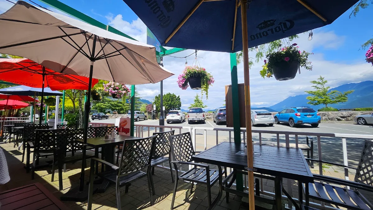 Vibe, Lakeview Restaurant