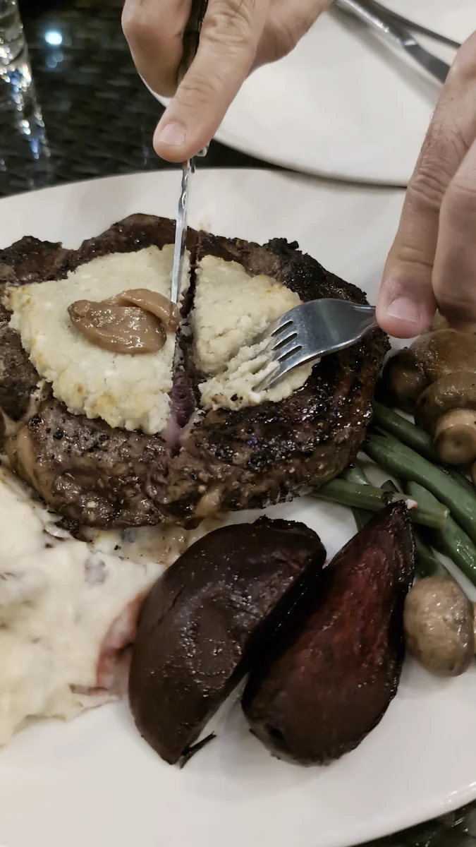 Food & drink, The Keg Steakhouse + Bar - Place Ville Marie