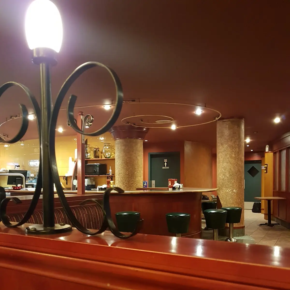 Vibe, Resto-Bar le Douglas