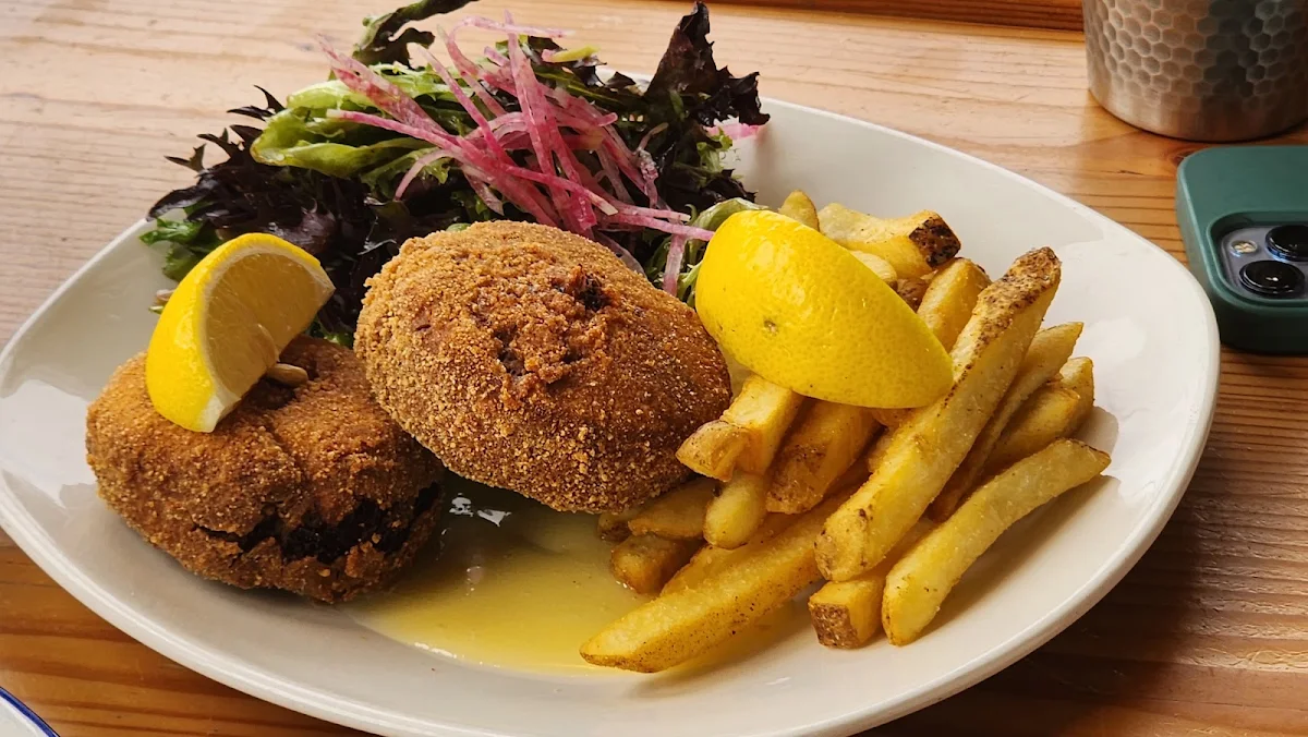 Food & drink, Joe's on the Beach