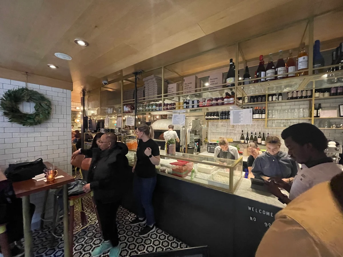 Vibe, Pizzéria NO.900 - Peel, Montréal